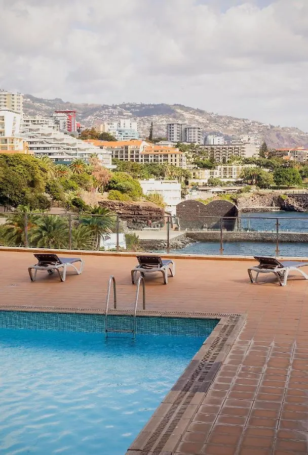 Sunny Apartment By The Sea With A Pool Funchal  0*, Funchal (Madeira)