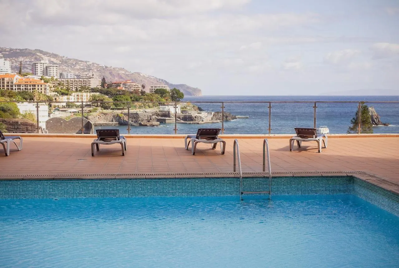 Sunny Apartment By The Sea With A Pool Funchal  0*, Funchal (Madeira)