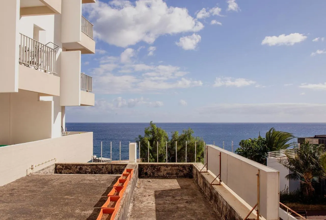 فونشال Sunny Apartment By The Sea With A Pool