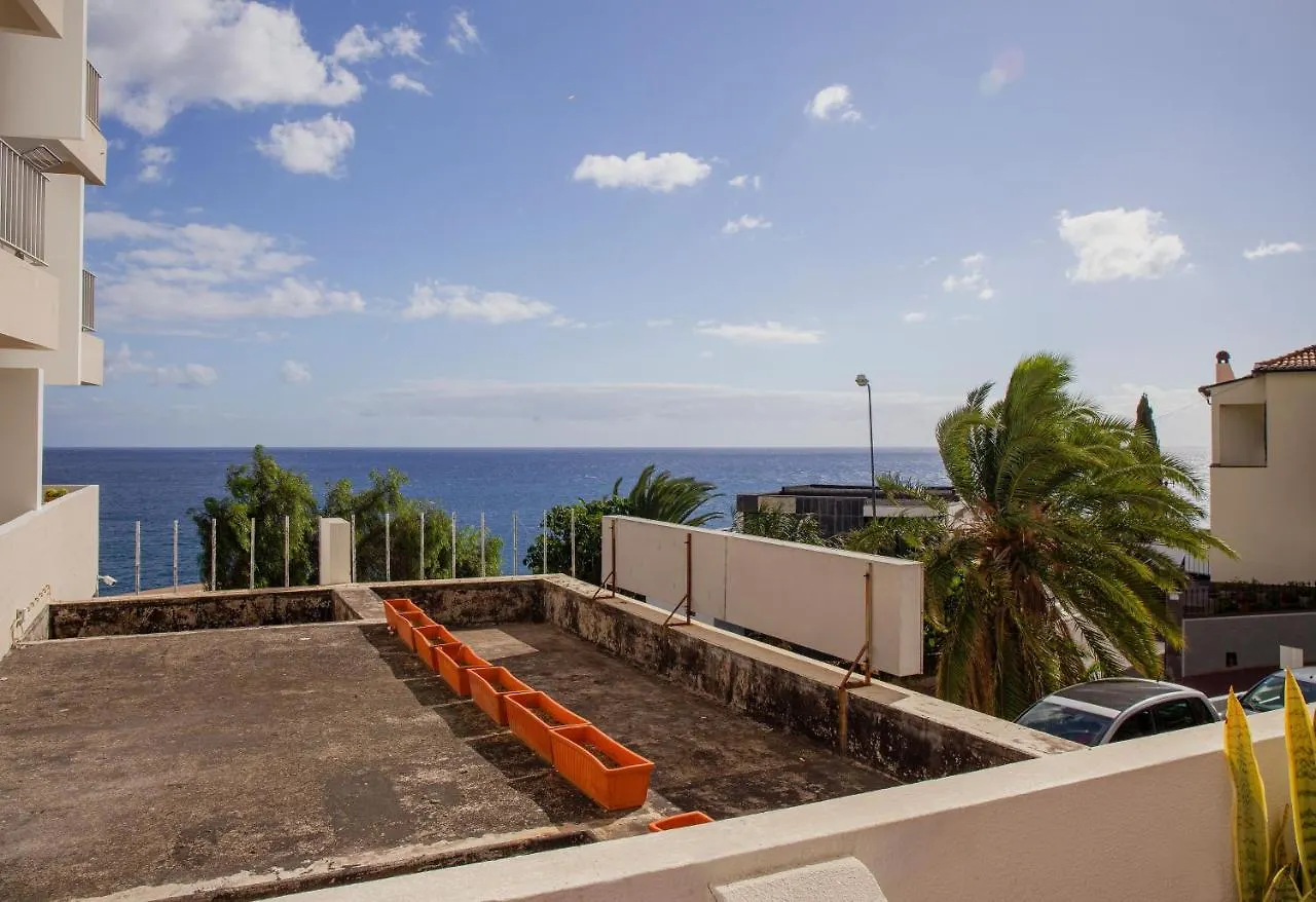 فونشال Sunny Apartment By The Sea With A Pool البرتغال