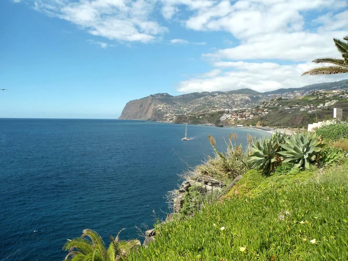 فونشال Sunny Apartment By The Sea With A Pool
