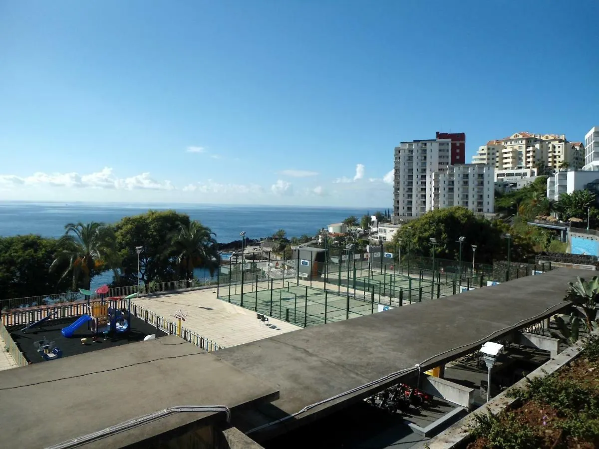 فونشال Sunny Apartment By The Sea With A Pool