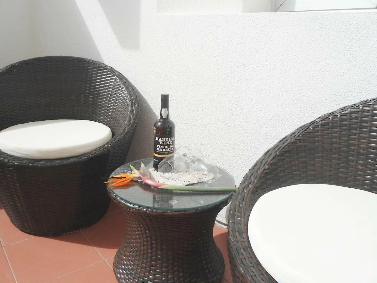 فونشال Sunny Apartment By The Sea With A Pool
